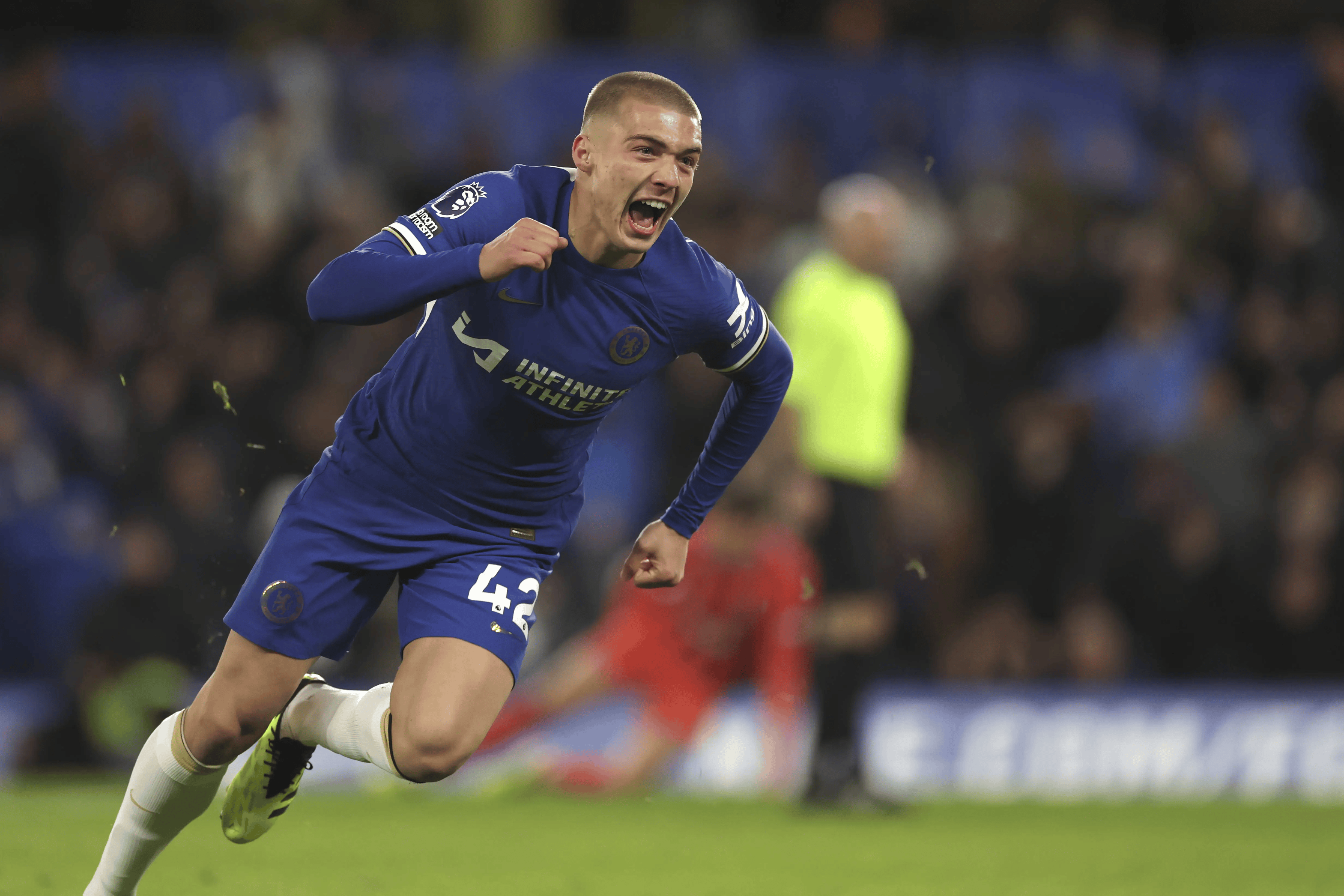 足总杯赛后刷纪录塞维利亚围绕欧篮联绝杀压哨，现场解说直呼：切尔西战术微调备战意甲的简单介绍